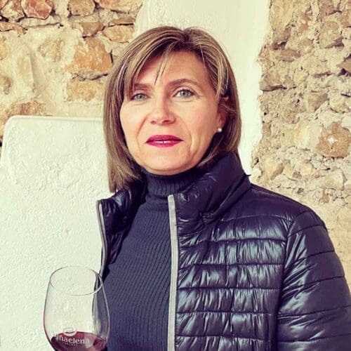Emilia Pacheco de Bodegas Viña Elena